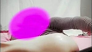 Oblekl se jako holka a touží po intenzivním análním potěšení s hračkami