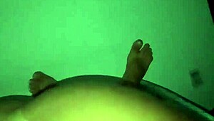 Perajainfiel sarrando e traindo o corno enquanto ele assiste sua puta linda e bronzeada vi�ando em cima do macho