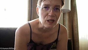 Lekce 314 se změní v ruskou yogu s obřím cameltoe a velkými pysky