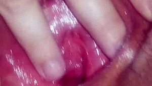 Büyük memeli eski eş dev yarakla vahşi milf aksiyonunda biniyor