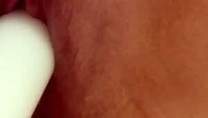 hey, wanna see pussy getting fucked with a dildo and squirting? 😏