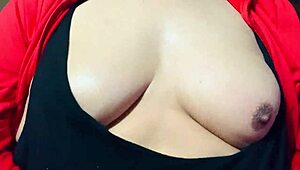 me gusta que me miren las tetas mientras cuento historias de placer y deseo intenso