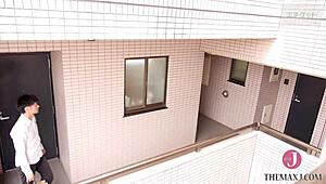 29歳の妻、友達の家紹介後に指マンとフェラ