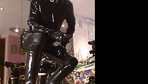 Roxina Superhot Latex Rider