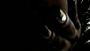 Vanesa Parkta Çıplak Soyunuyor