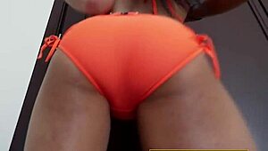 ムラムラ人妻トラニーがデカチン自慢