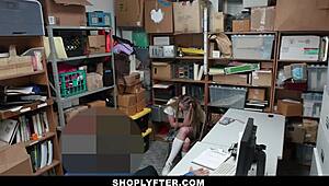 Hé, t'as vu écolière catholique 18+ Alysa Cole punie pour vol dans magasin ?