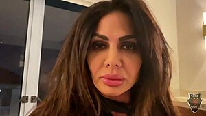 Дебелите устни на Dolci пробити силно от големия кур на Rome Majors