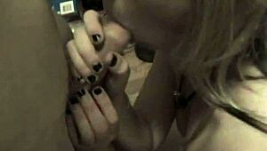 Ей, искаш ли да видиш горещия близък POV духане на Кендъл?