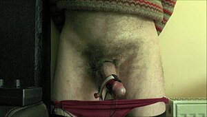 keményen élvez kezek nélkül intenzív estimmel