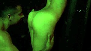 Holly Hendrix' første hardcore fisse-domination