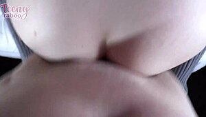 Claire Roos Arriva in Hotel, e il Suo Culo Stretto Viene Allargato Tantissimo