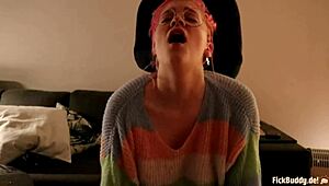 Csak relaxálok kutyapóz szexszel vele