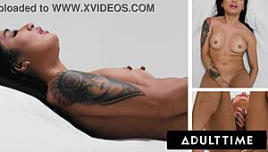 Women's masturbation with avery black: Avery Black's hardcore play