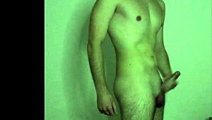 Egyedül baszakodom webkamerán 😏