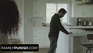 Vecchio stallone scioccato dalla visita bollente della figliastra tommy pistol e scarlit scandal