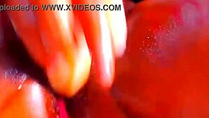 Тесната путка на мащехата наведена!