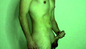 masturbating solo on webcam 😏