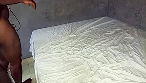 Mature amateur gets creampied in homemade cowgirl scene
