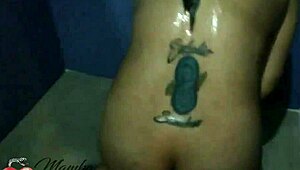 Rica masturbación en la regadera me encanta venirme 😍