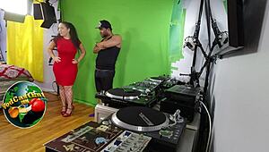 Queen Rogue Kneels for BBC Blowjob Action