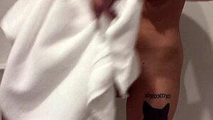 teen serena showers naked