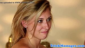 Amatérka tvrdě dáví na masérovi tlustém kokotu během tajné seance