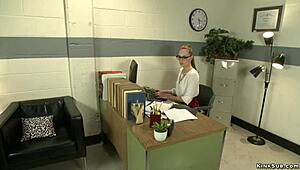 This squirting slut is fucking machines hard, squirting everywhere 😈