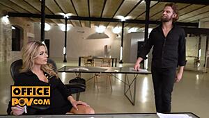 Γεια, σέξι MILF αφεντικό Shalina Devine γίνεται DP’d σκληρά! 😜