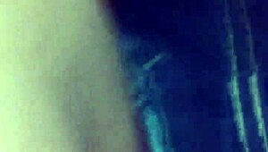 Outdoor babe in jeans upshorts video