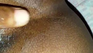 Vacation fingering explodes on bed!