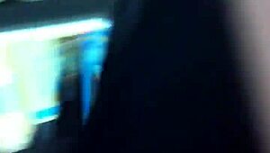 Outdoor babe in jeans upshorts video