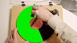 rica colombiana milf gets big cock cumshot