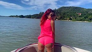 Boré Aprontar de Lancha Feels So Wild and Raw