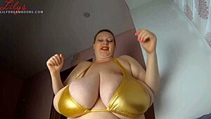 Самые большие сиськи на ТикТоке готовы к дикому траху сиськами