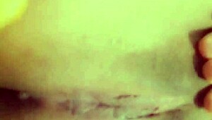 She flaunts her sexy body