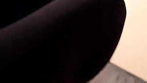 Watch the hairdresser give a handjob leading to cumshot?