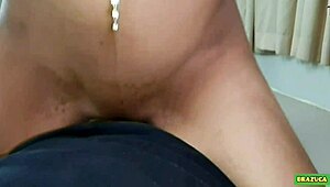 Three days without intimacy, invited a young woman for her first scene - Ariella Sanches