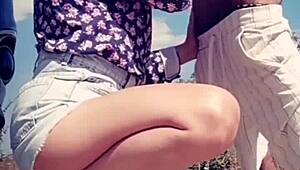 Sikini yalarken dudaklarına fışkıran sıcak döller