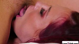 Porn Yıldızı Kavisli Hemşire Tarafından Lingerie'de Yalandı, Küçük 18+ Vücudu Ağız Zevkiyle Titredi