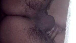 Bangioooo group engages in anal sex with farting sounds.