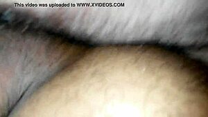 ¡Le mama la polla a ese chico de vicio!