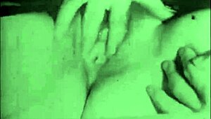 Dark Lantern Entertainment prezintă două secole de scene vintage de blowjob păroase