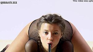 Marusya Mechta uses vibrator during gymnastics