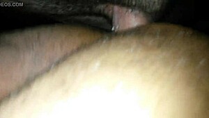 ¡Le mama la polla a ese chico de vicio!