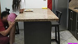 mi sobrina traviesa enjoys sitting close during family gatherings with sneaky fun