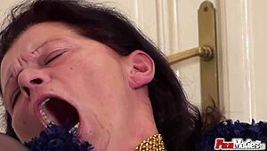 熟妇猛捅大假阳具