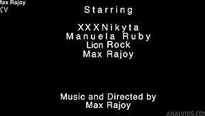 Kembar blond kena sodok pantat ganas pake kontol raksasa anal