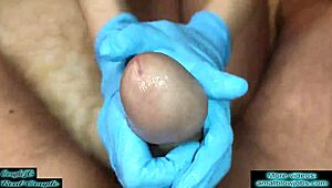 Girlfriend gives latex glove handjob with cumshot 😏