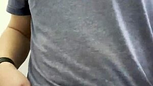 soloboy jerks off with huge cumshot load